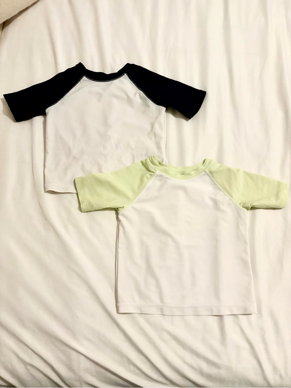 Old navy toddler boys swim rash guard shirt 2 pc set bundle summer 2T 24M white